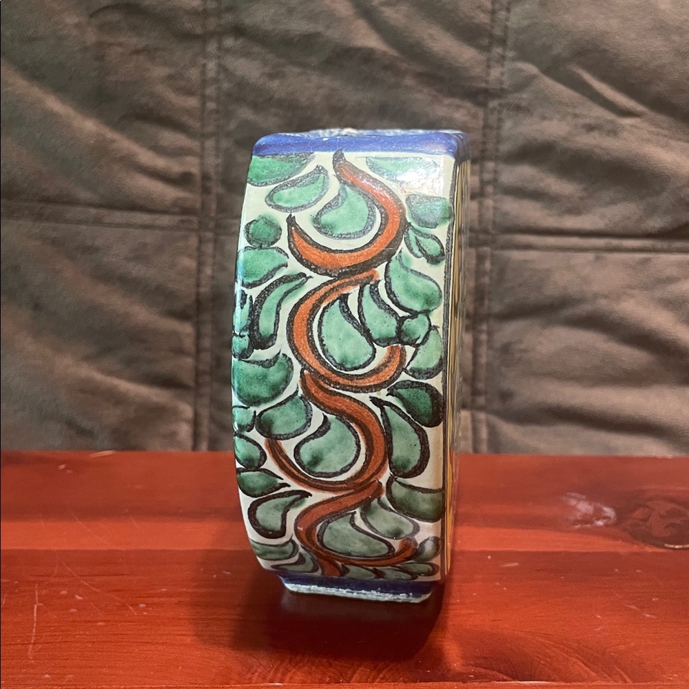 Vase - Picture 3 of 6